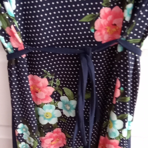 Dress - Picture 6 of 6